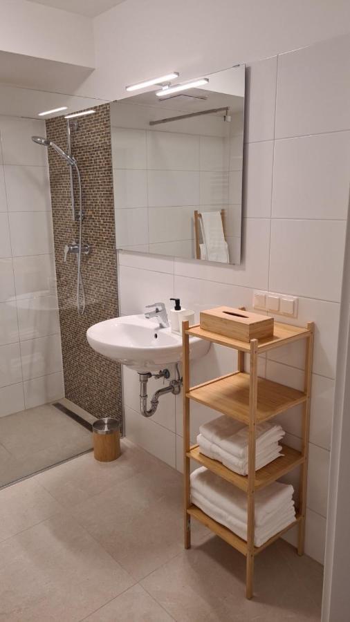 Top Apartments Kaiserebersdorf Відень Екстер'єр фото